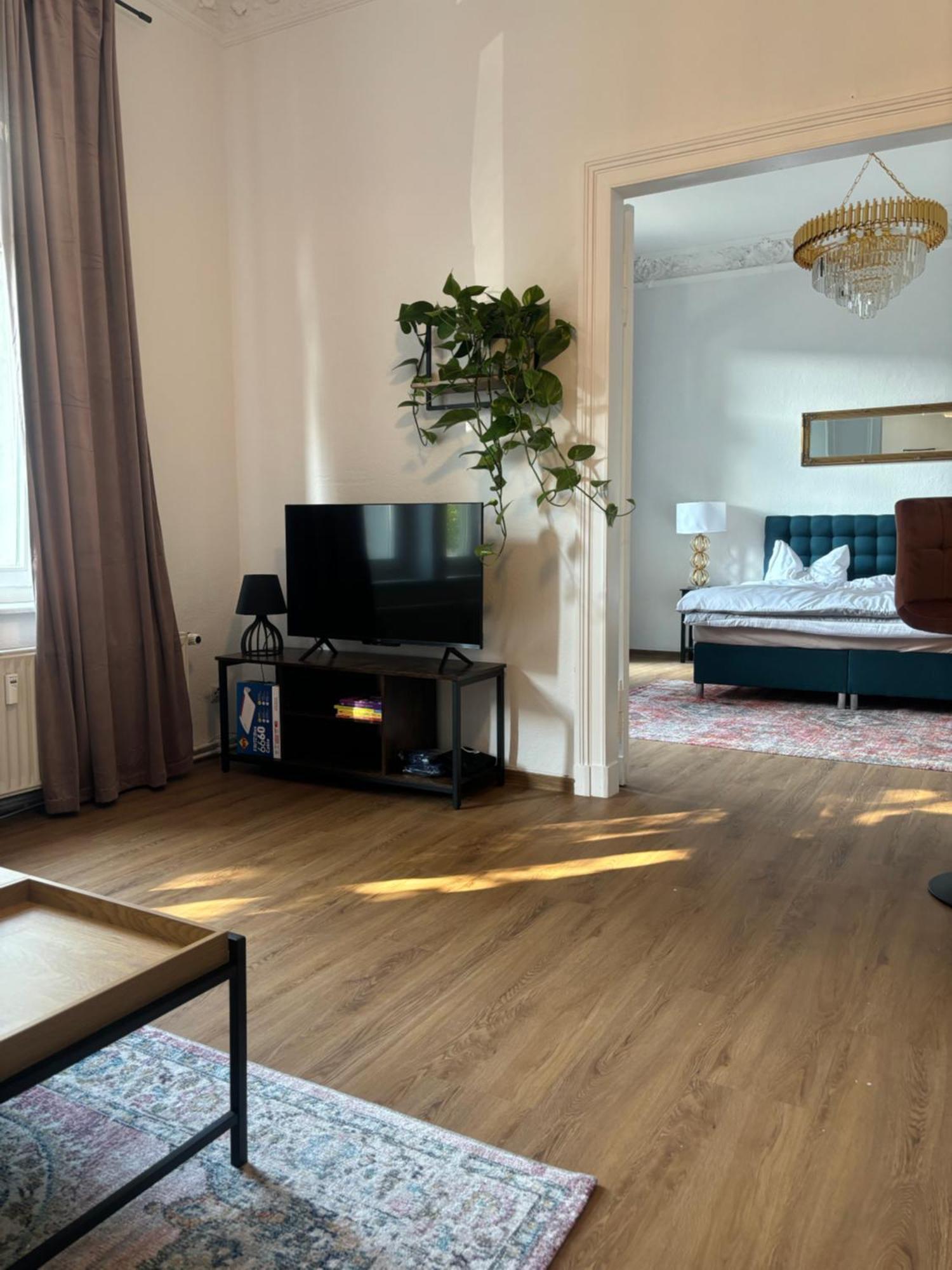 Five O- Kingsize Apartment Hesse Wittenberge Buitenkant foto