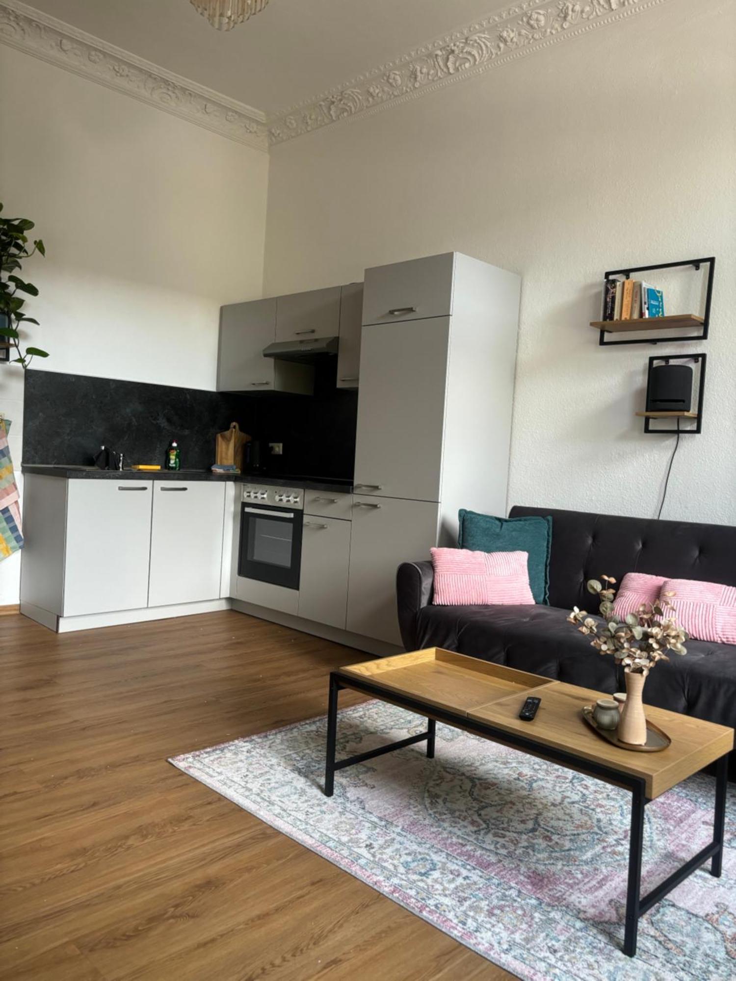 Five O- Kingsize Apartment Hesse Wittenberge Buitenkant foto